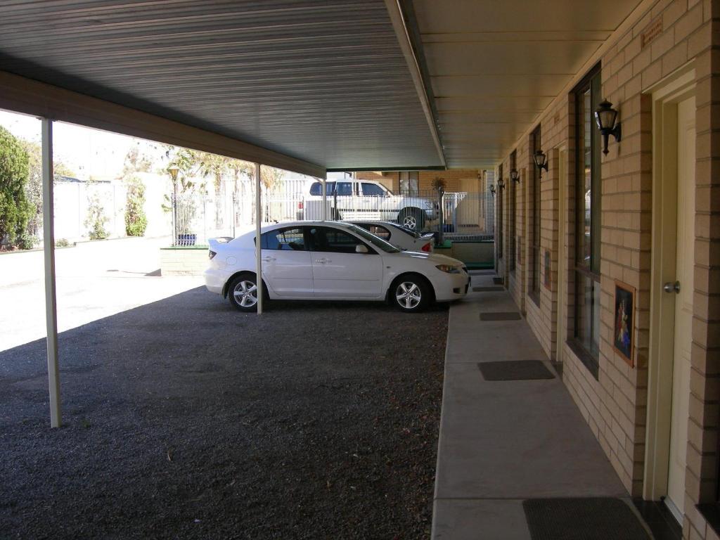 7Th Street Motel มิลดูรา ภายนอก รูปภาพ