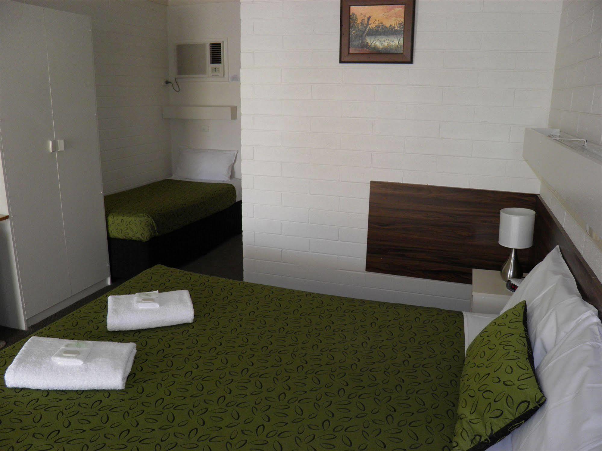 7Th Street Motel มิลดูรา ภายนอก รูปภาพ