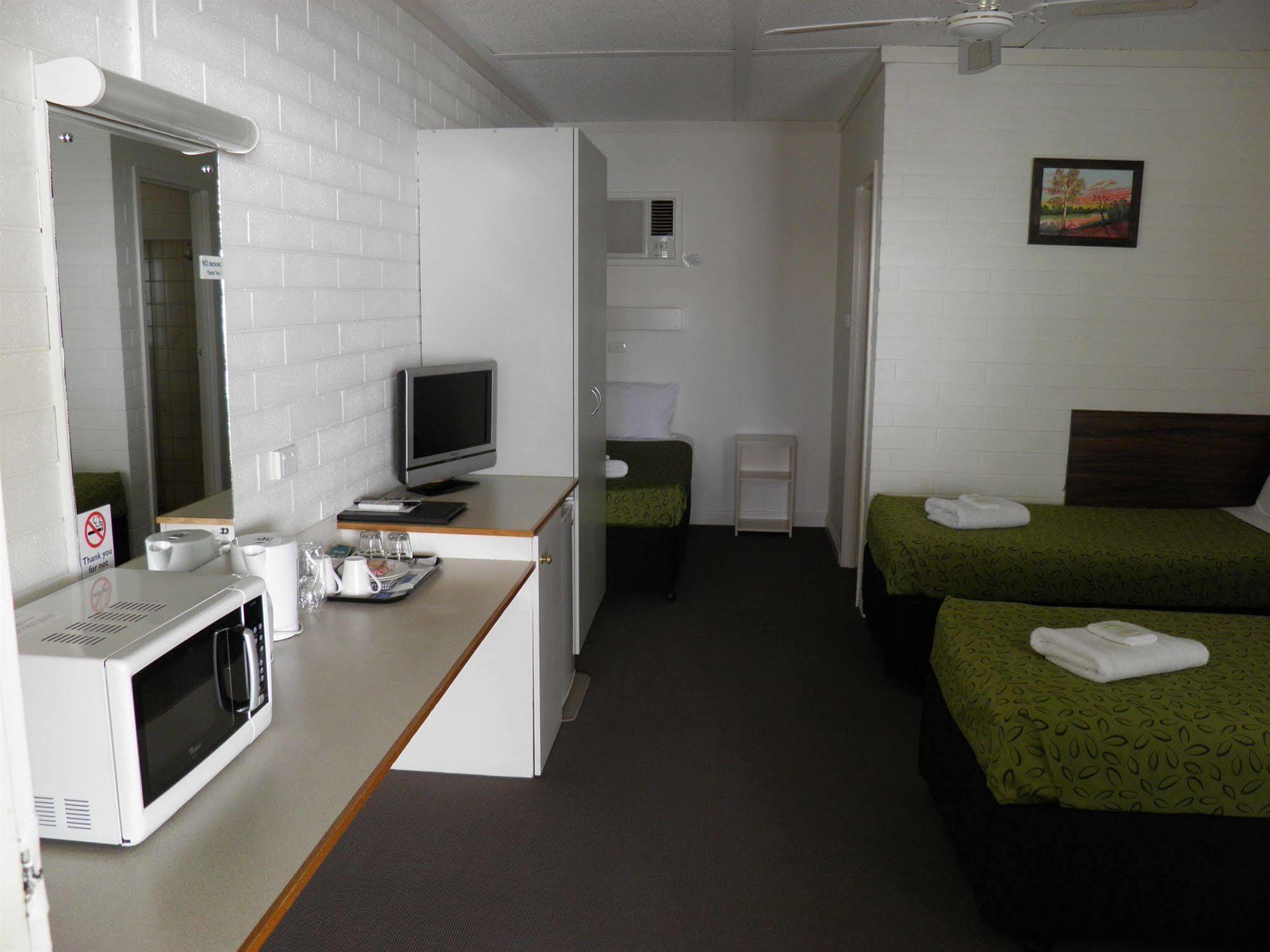 7Th Street Motel มิลดูรา ภายนอก รูปภาพ